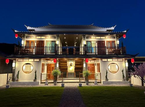 Fuhao Banrakthai บ้านรักไทย