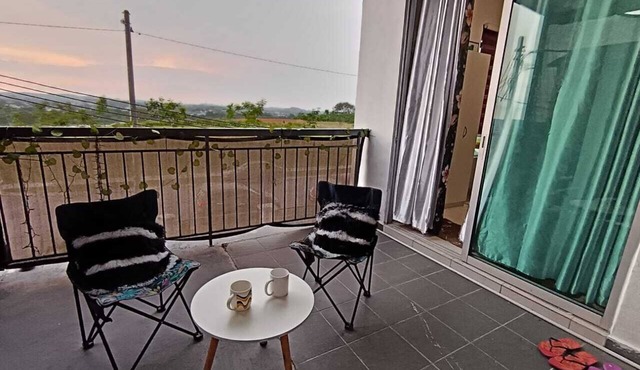 Fun Park Master King bedroom(Balcony+Private Garden+WiFi+Parking+KitchenLaundry) in Rawang