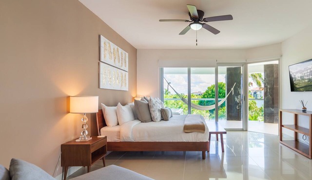 Garden View Apartment Beach Accesible 2 bedroom 2 bath Casa Sol