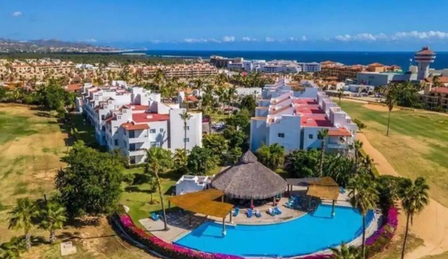 Gated Condo in Hotel Zone, Walk to Beach, Shopping, and Town