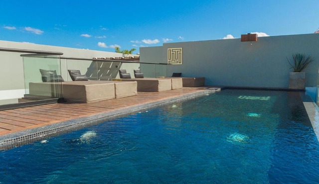 **Glamorous 2 Bedroom Apartment / Up to 6 Ppl**