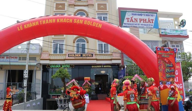 Golden Hotel