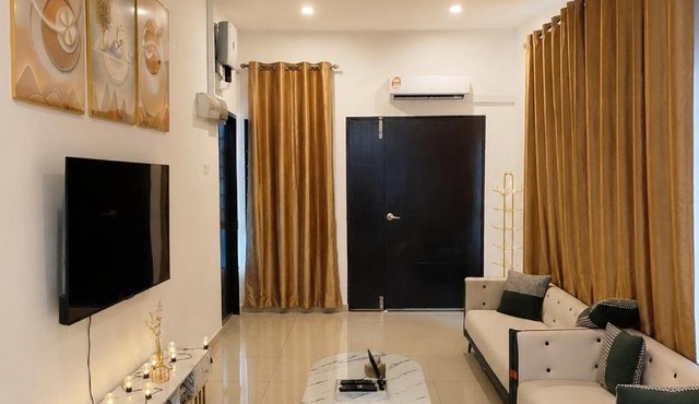 Golden Paradise Fully Aircond