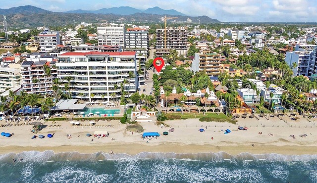 Golden Zone 1BR - Only 99 Steps to Beach!