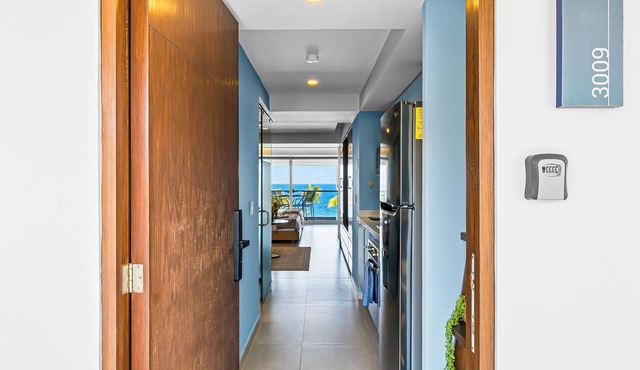 Gorgeous 1BR with Pools & Sea Views