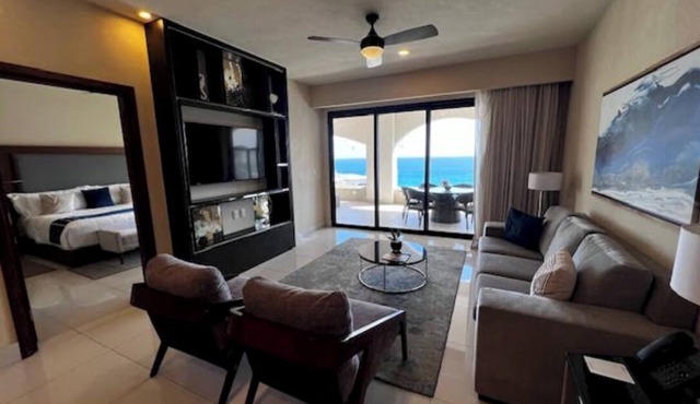 Gorgeous 2-bedrm resort in superb San José del Cabo with infinity pool, & more!