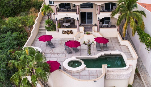 Gorgeous 3BR Oceanview Private Pool/Jacuzzi