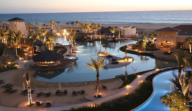 Gorgeous, Luxurious 4 Bdrm Penthouse w/Oceanfront Views & Private Pool in Cabo