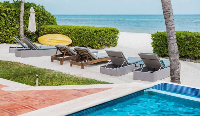 Grace-Exquisite Beachfront Villa on Pristine Sandy beach
