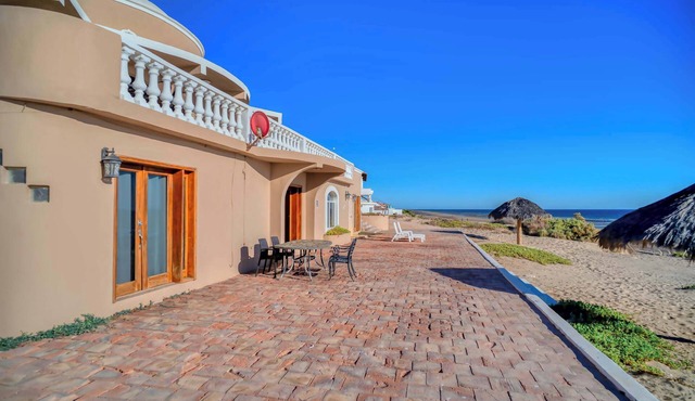 Gracias a la Vida ll -beachfront in Las Conchas