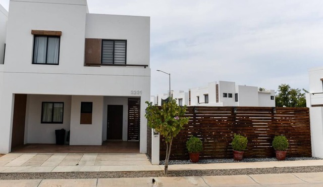 Gran Casa Familiar Cerca de la Playa!!