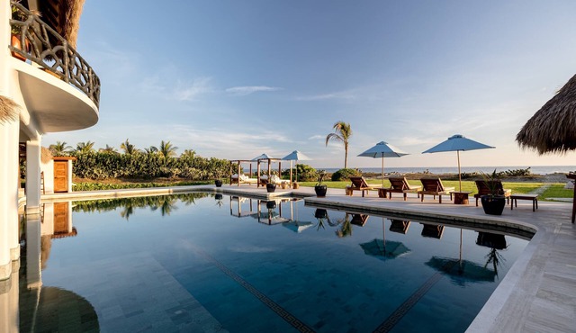 Grand Oceanfront Villa w/Pool & Beach Access