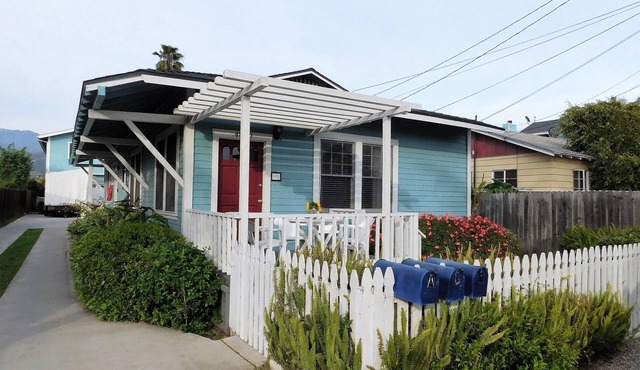 Great house to walk to the beach in Carpinteria