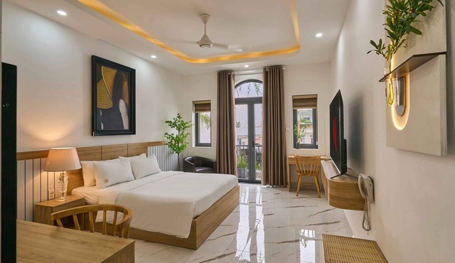 Green Riverside Hotel