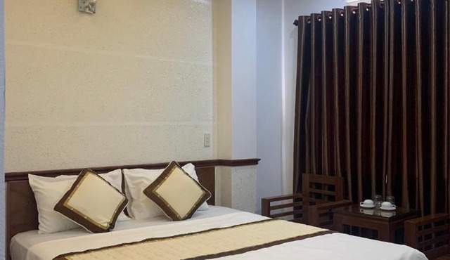 Hưng Thành Riverside Hotel