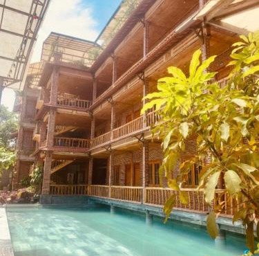 Hồ Núi Đính Hotel