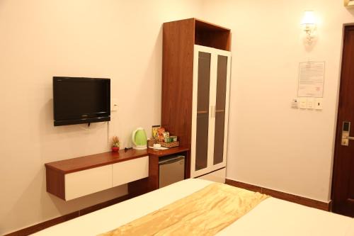 Hồng Bảo Thạch