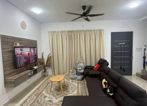 Hadeerna Homestay - Double storey terrace