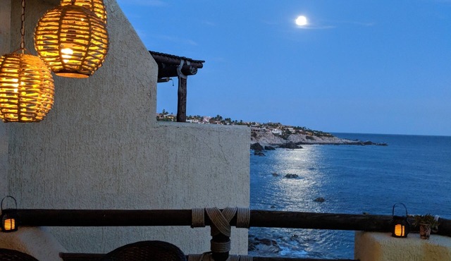 Hear The Waves Oceanfront Penthouse