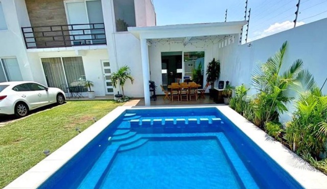 Hermosa casa con alberca climatizada a 15 min del centro de Cuautla in Cuautla