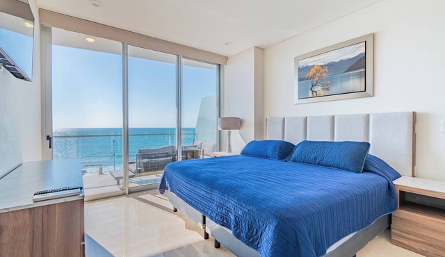 Hermoso Condo al Pie de la Playa "Camino al Mar"