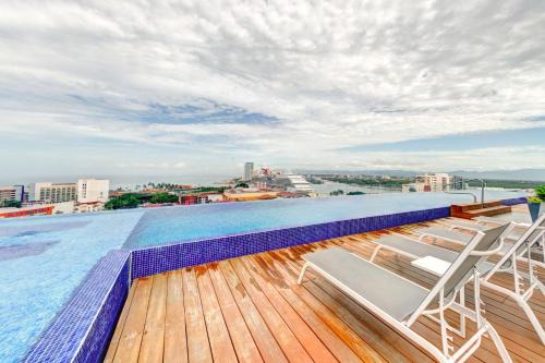 ¡Hermoso Condo con espectacular vista a la bahia!