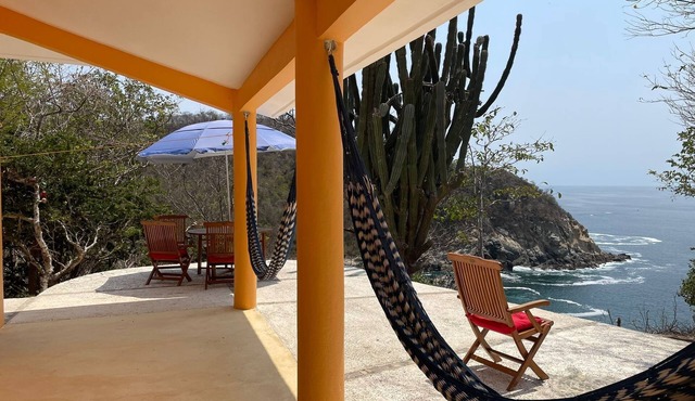 Hidden small house over Playa La Mina and stunning views of the Pacific Ocean