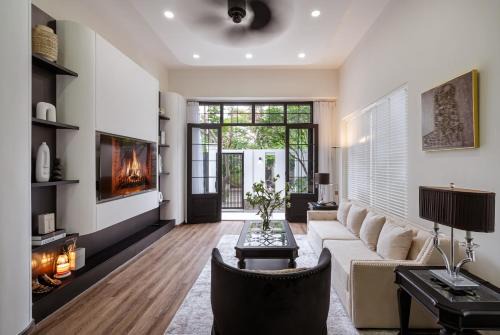 High End 5BR Villa Modern Design Comfort