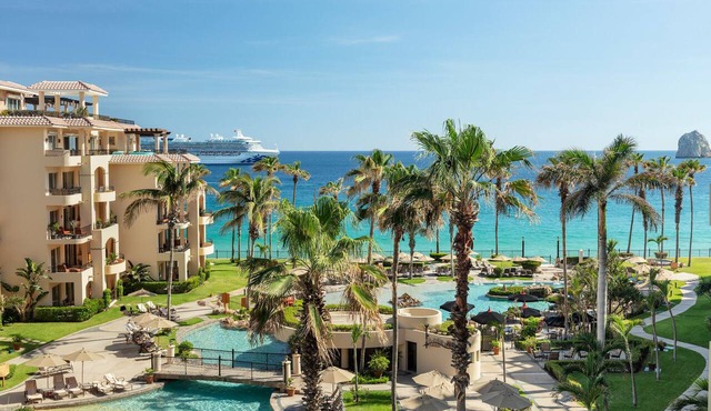 High floor w/amazing views in a 5 star resort on Medano Beach!