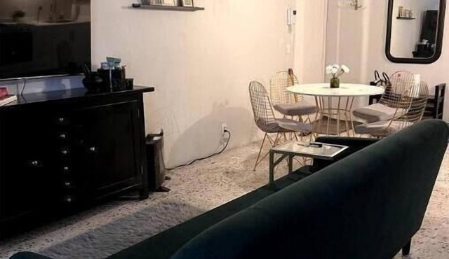 Historic District 3BR + Balcony
