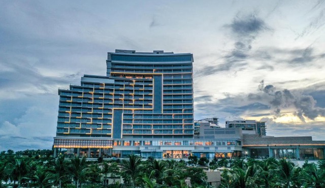 Hoiana Hotel & Suites