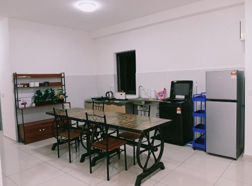 Homestay single room near MRT train airport
