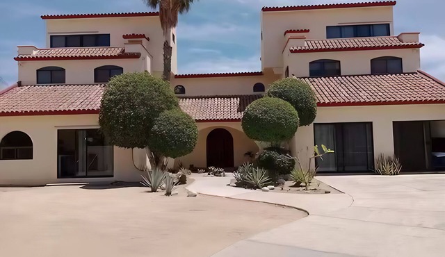 Hostal Hab. 2, En Zona Hotelera, Campo de Golf, con Alberca y Cerca de la Playa.