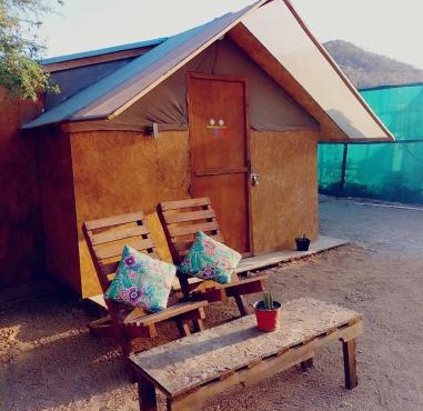 Hostel con huerta en la montaña