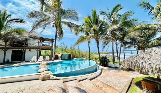 hotel boutique a pie de playa by Partnerhost in Celestino Gazca Villaseñor