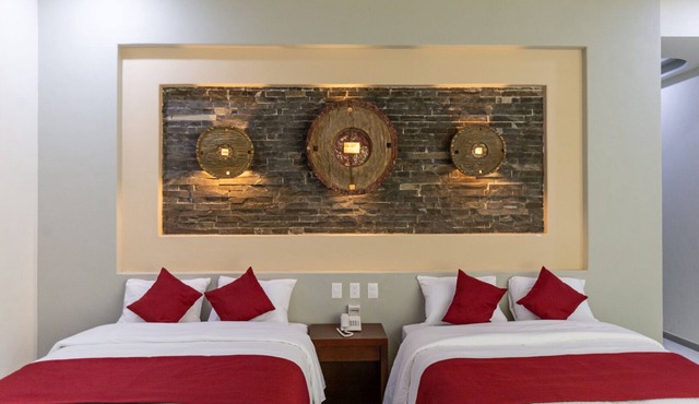 HOTEL AKAWE in Compostela