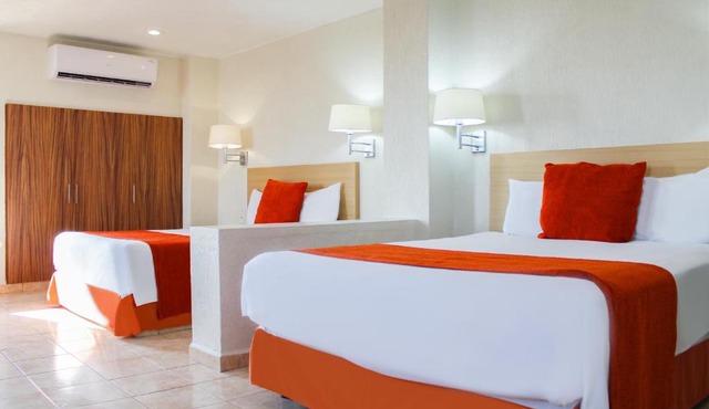 Hotel & Suites Real del Lago in Villahermosa