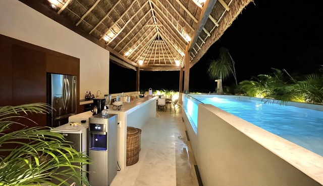 House 240 m2, 6 bedrooms,12 persons, 3 Jacuzzi,2 Swimming pools,Wifi fiber optic