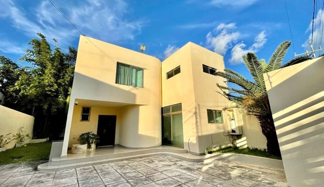 HOUSE WITH LARGE SPACES