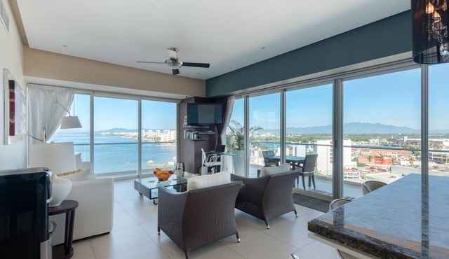 Icon Panoramic Views Ocean Beach Front Best Pool & SPA