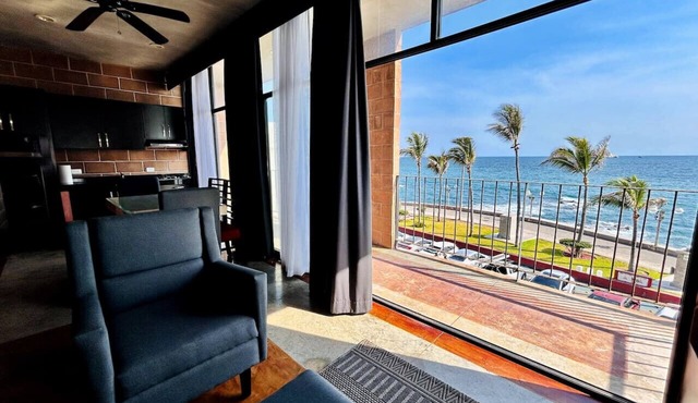 Incredible oceanfront views by Gpsrentas