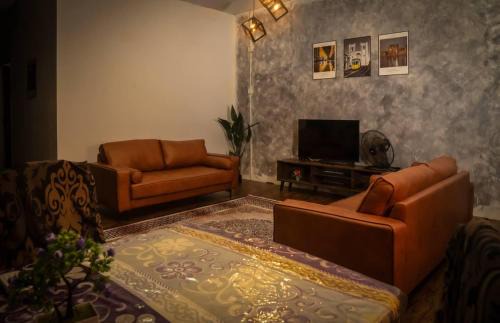 Industrial Brown RetailHouse -Homestay Bukit Beruntung