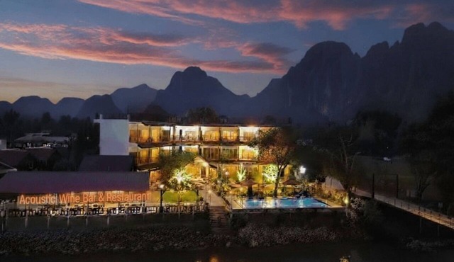 Intimate Riverside Resort
