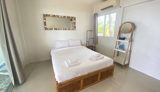 Issara Beach Resort in Sichon