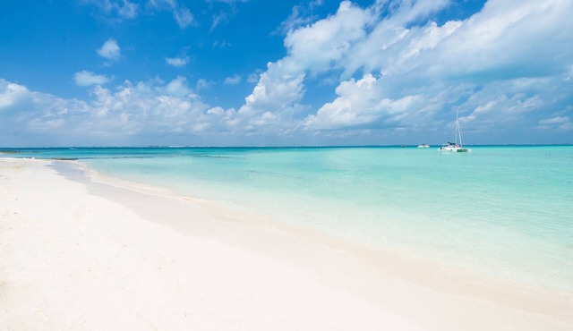 Ixchel Beach Hotel