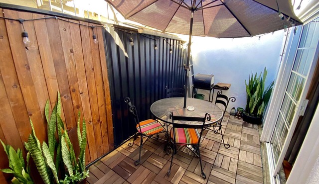 Jaguar Studio - 1 double-bed, kitchen & terrace