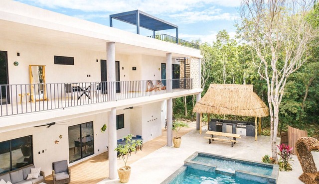Jungle Retreat with Master Suites