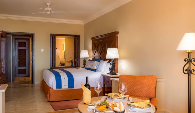 Junior Suite @ Pueblo Bonito Sunset Beach May 24-31 Week 2: June 07 - 14