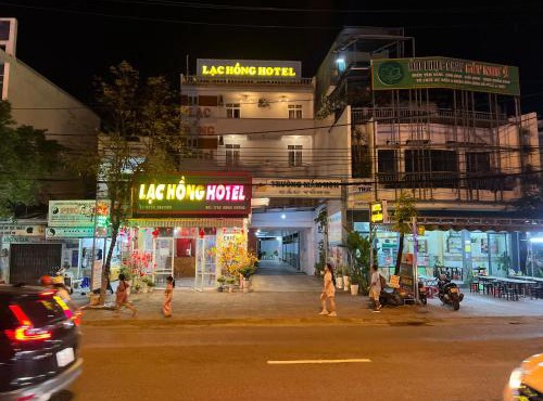 Khách sạn Lạc Hồng