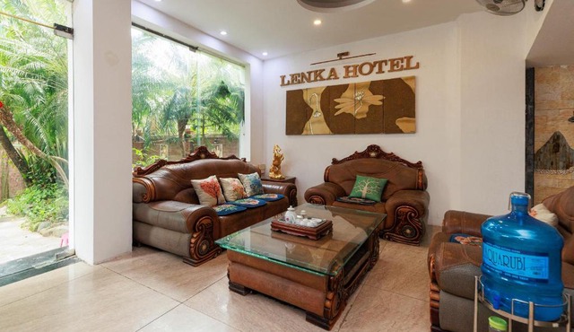 Khách sạn Lenka